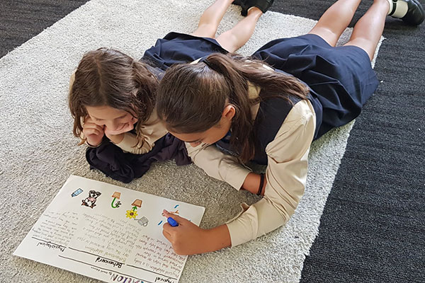 St-Fiacre's-Leichhardt-students doing science work